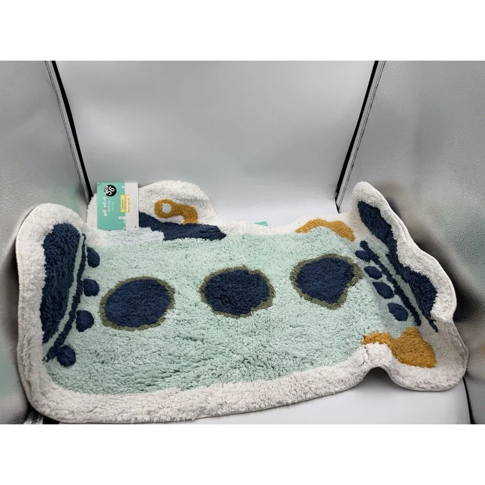 Pillowfort bath rug